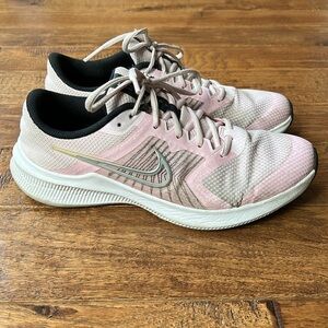Nike Downshifter 11 Running Shoes Sneaker Pink Foam Metallic Silver Youth Size 7